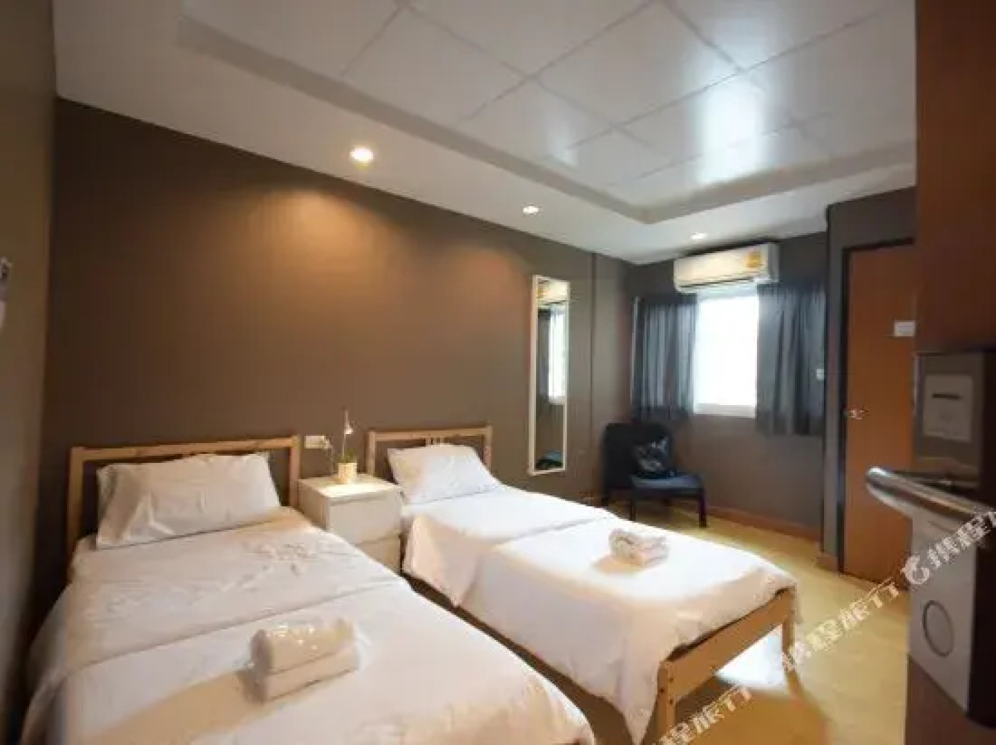 Room@Doze Apartments