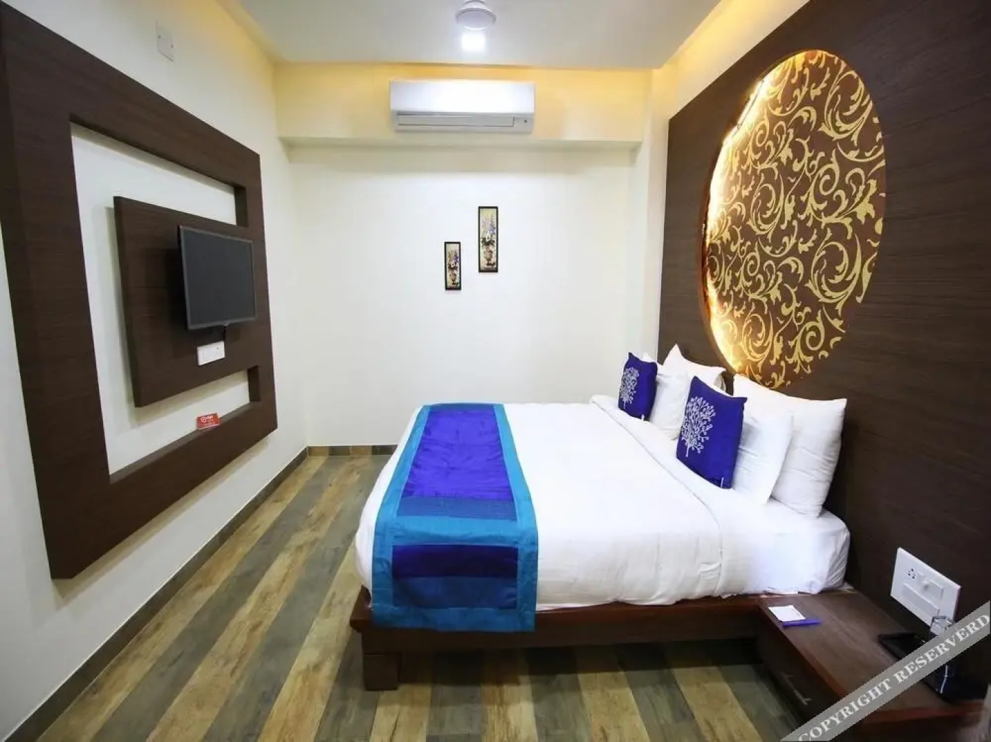 OYO Premium Home Guard Chowk Dwarka