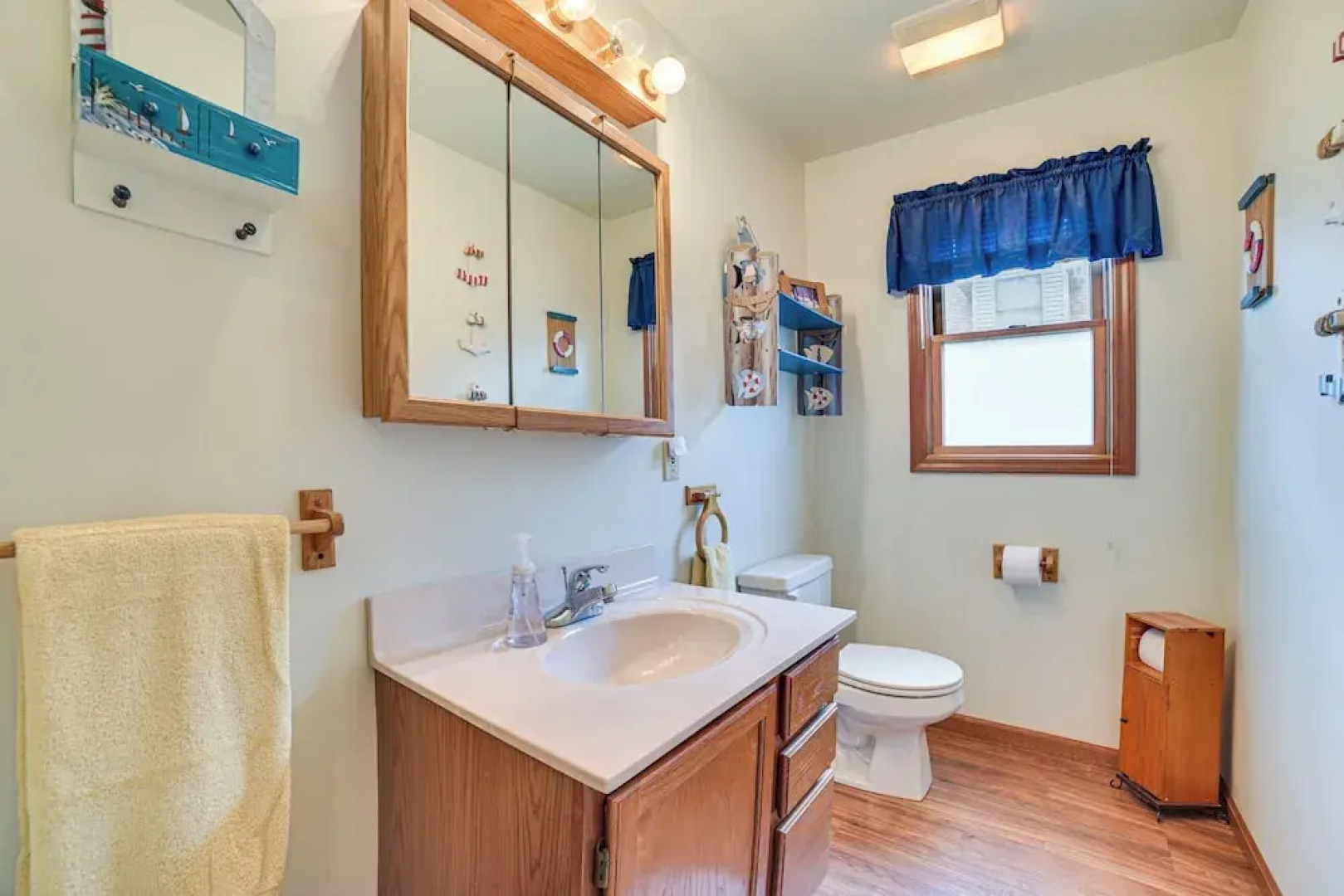 Family-friendly Houghton Lake House: Steps to Lake