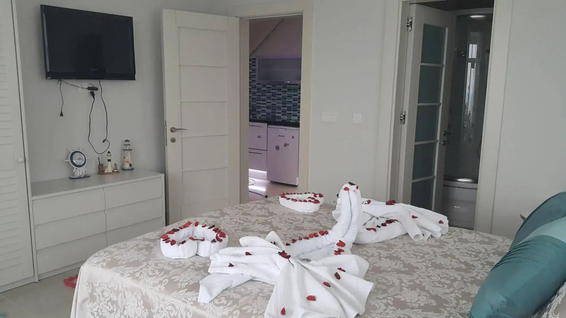 Yasemin Suite