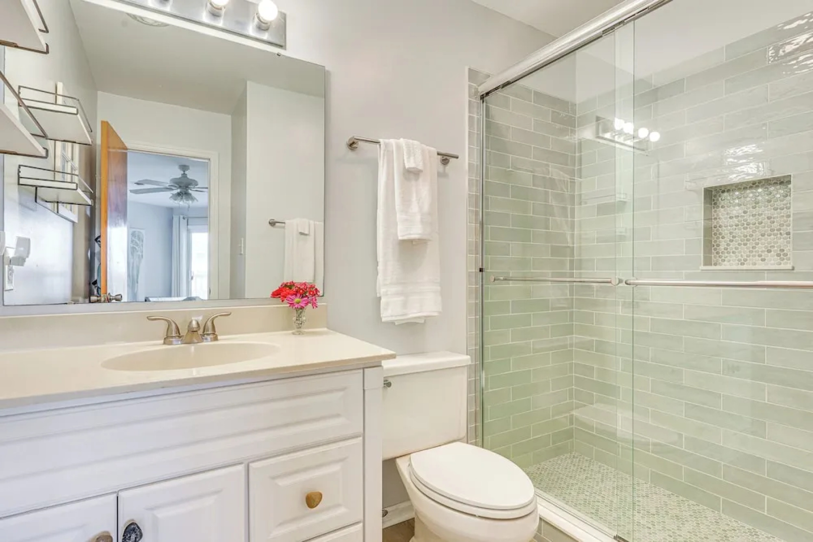 Oak Island Beachfront Condo w/ Community Pool