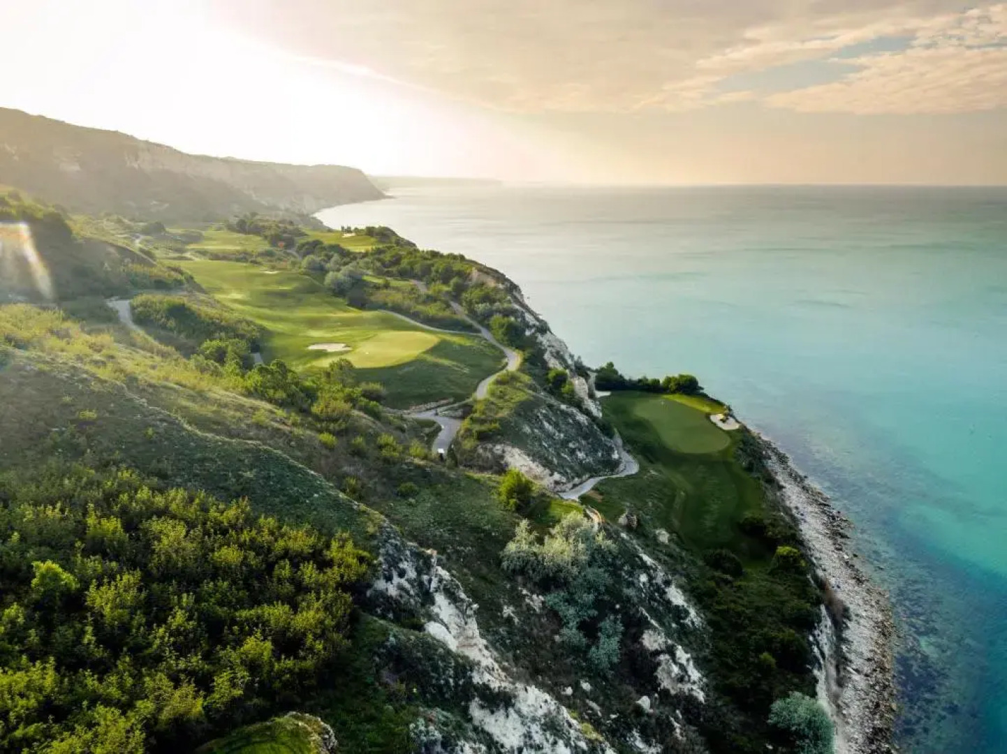 Thracian Cliffs Owners Apartments