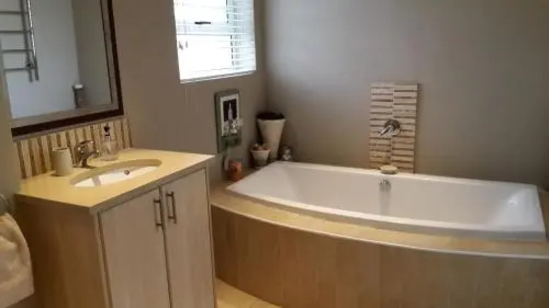 Jenvey House Selfcatering Apartments & BnB