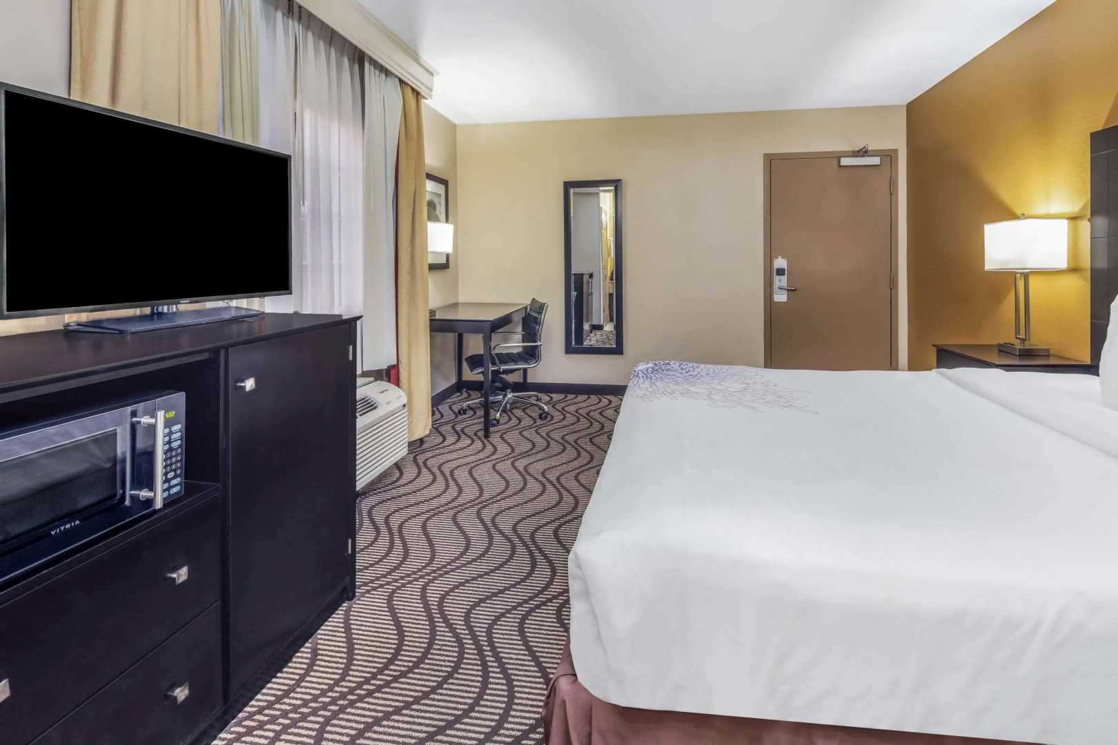 La Quinta Inn & Suites by Wyndham Carlsbad - Legoland Area