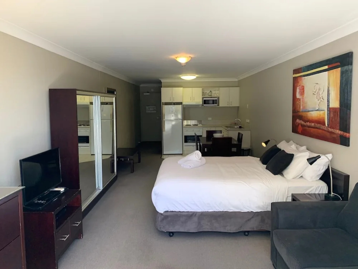 Horizons 115 - Lake Jindabyne Waterfront