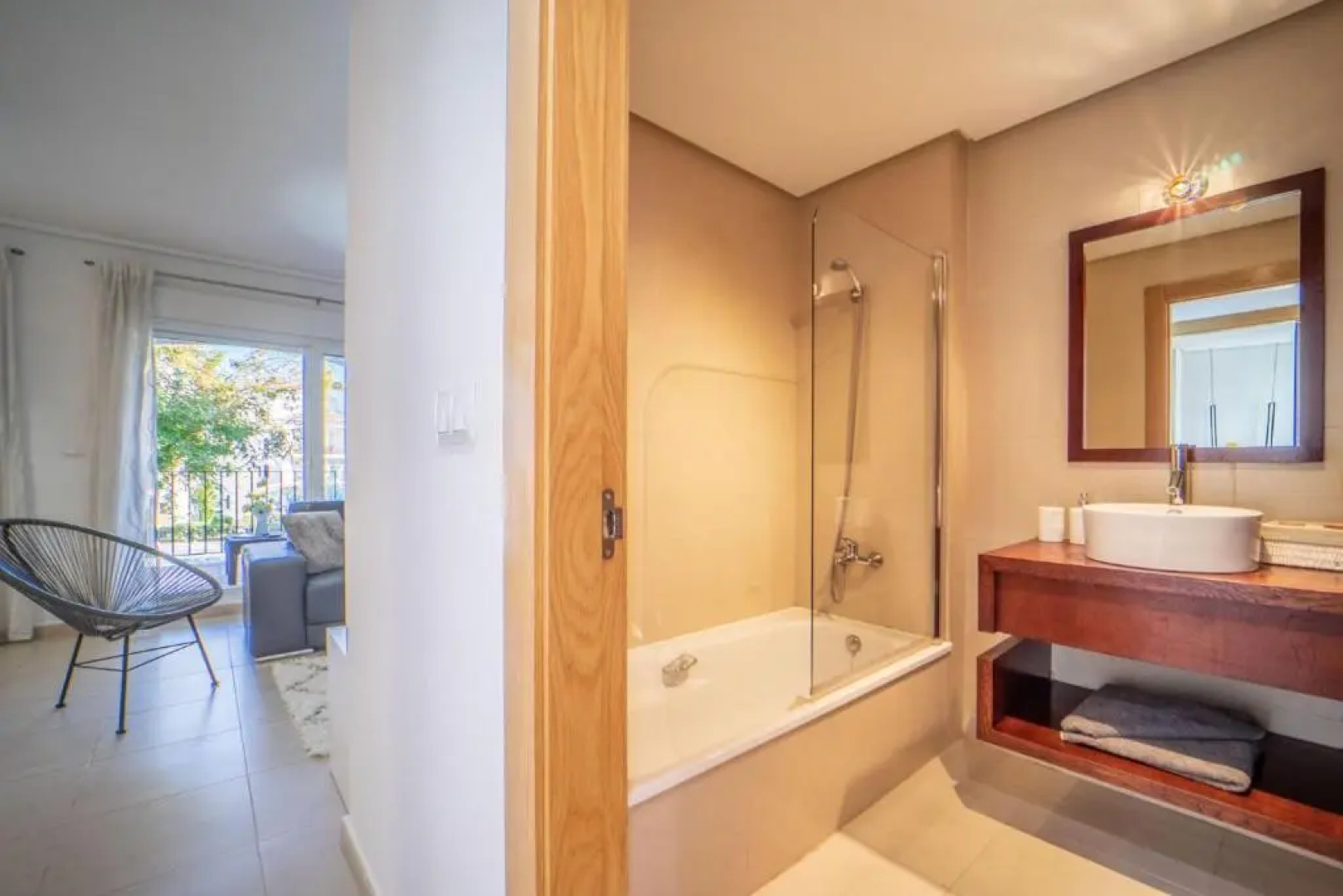 Apartment Near the Pool - MO4011LT
