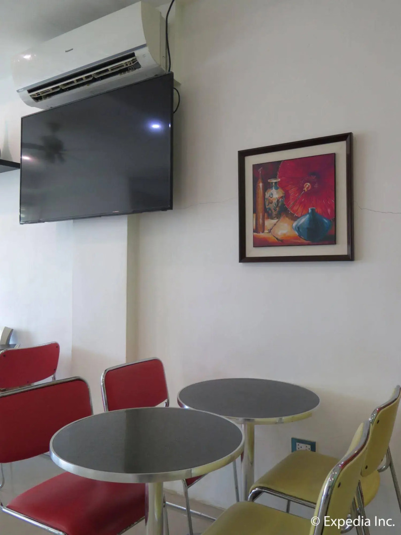 Royale House Hotel Davao powered by Cocotel