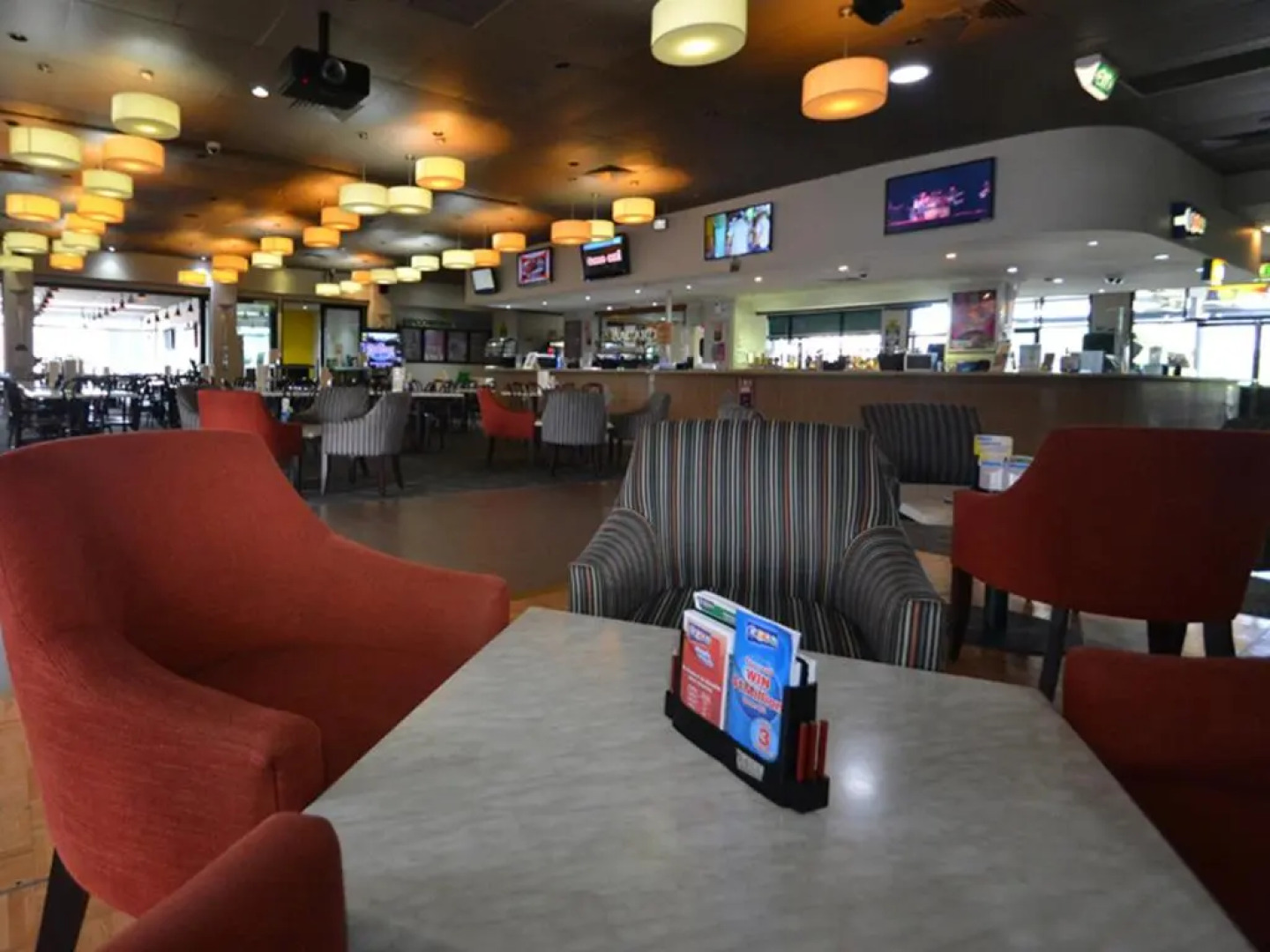 The Oaks Hotel Motel