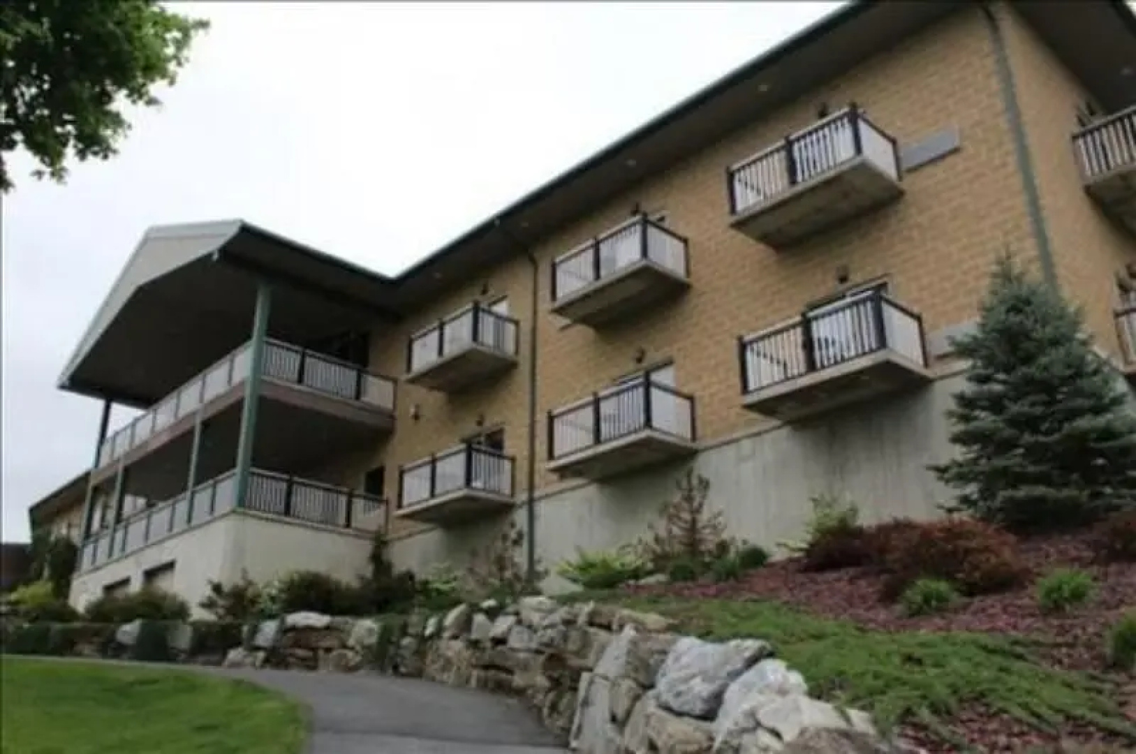 The Lodge at Woodstone Country Club