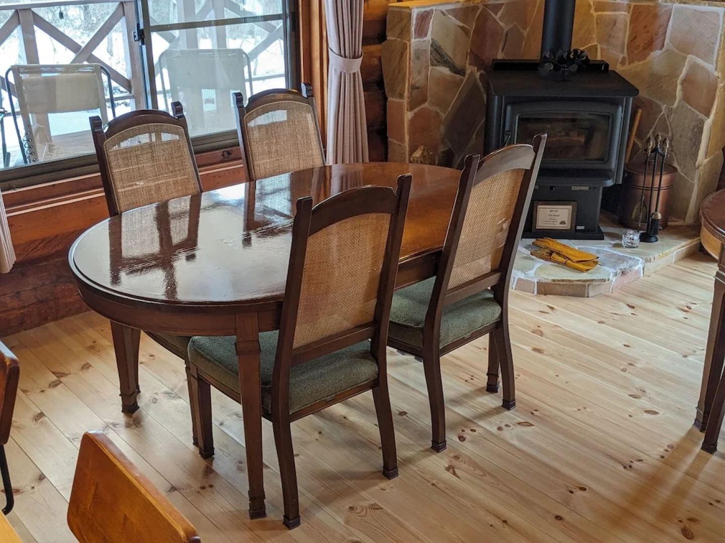 Log cabin rental & Finland Sauna Step House