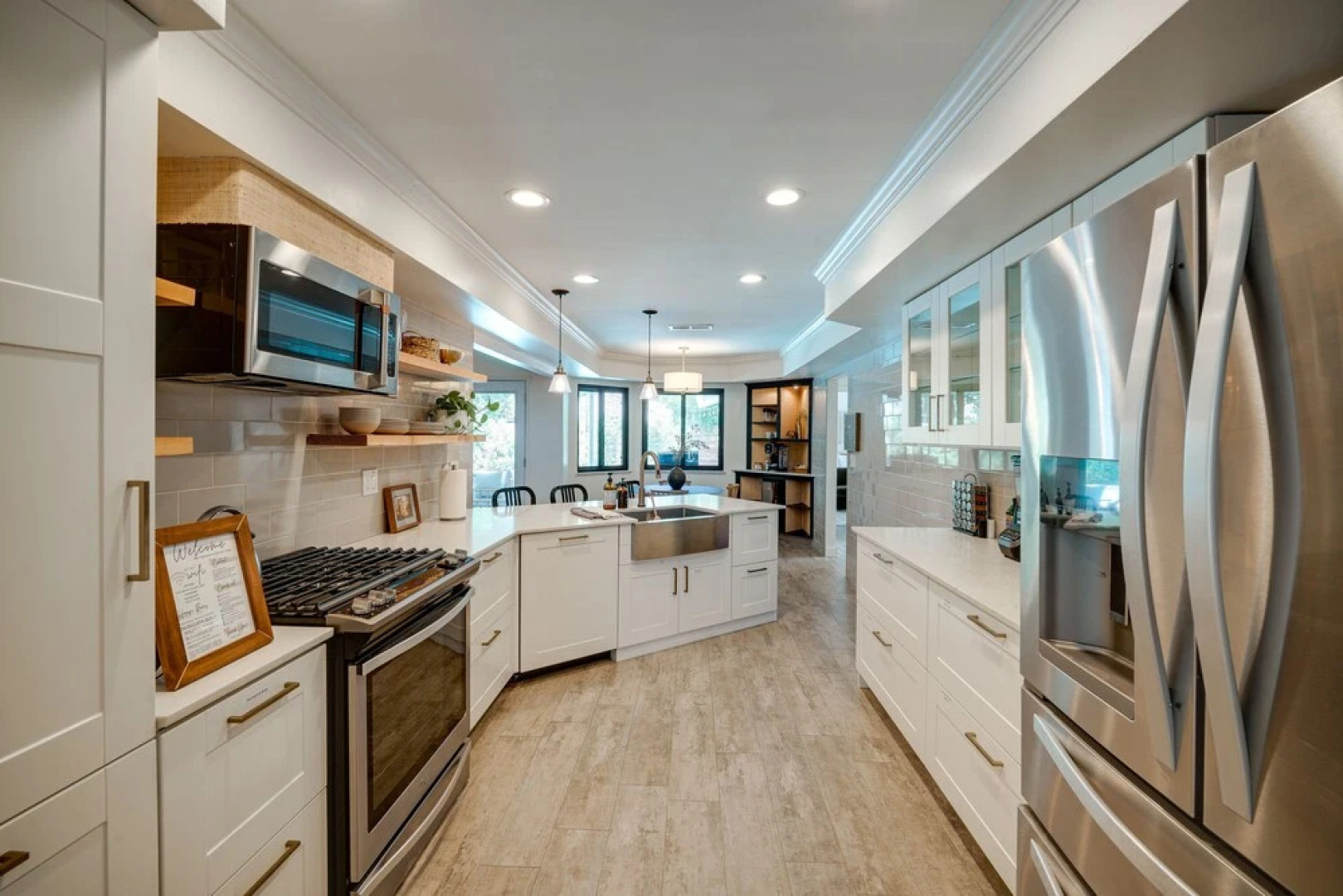 Bakersfield Oasis: Private Pool, Hot Tub & Patio!