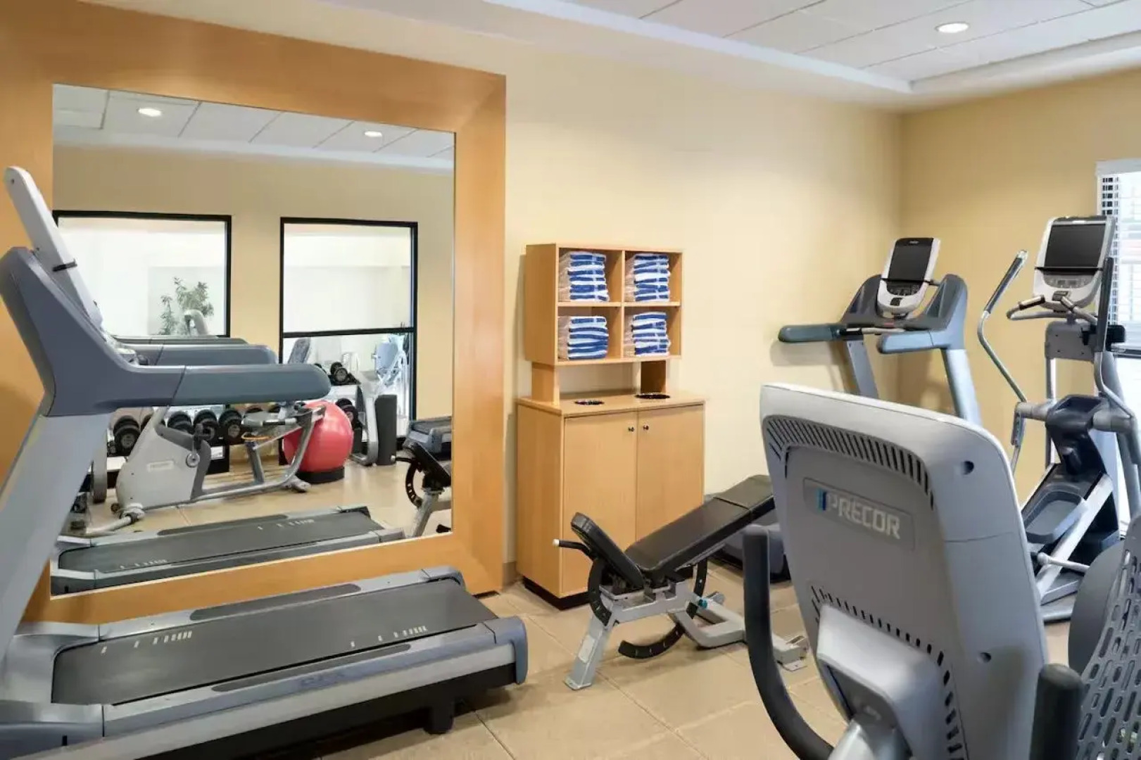 DoubleTree by Hilton Milwaukee - Brookfield