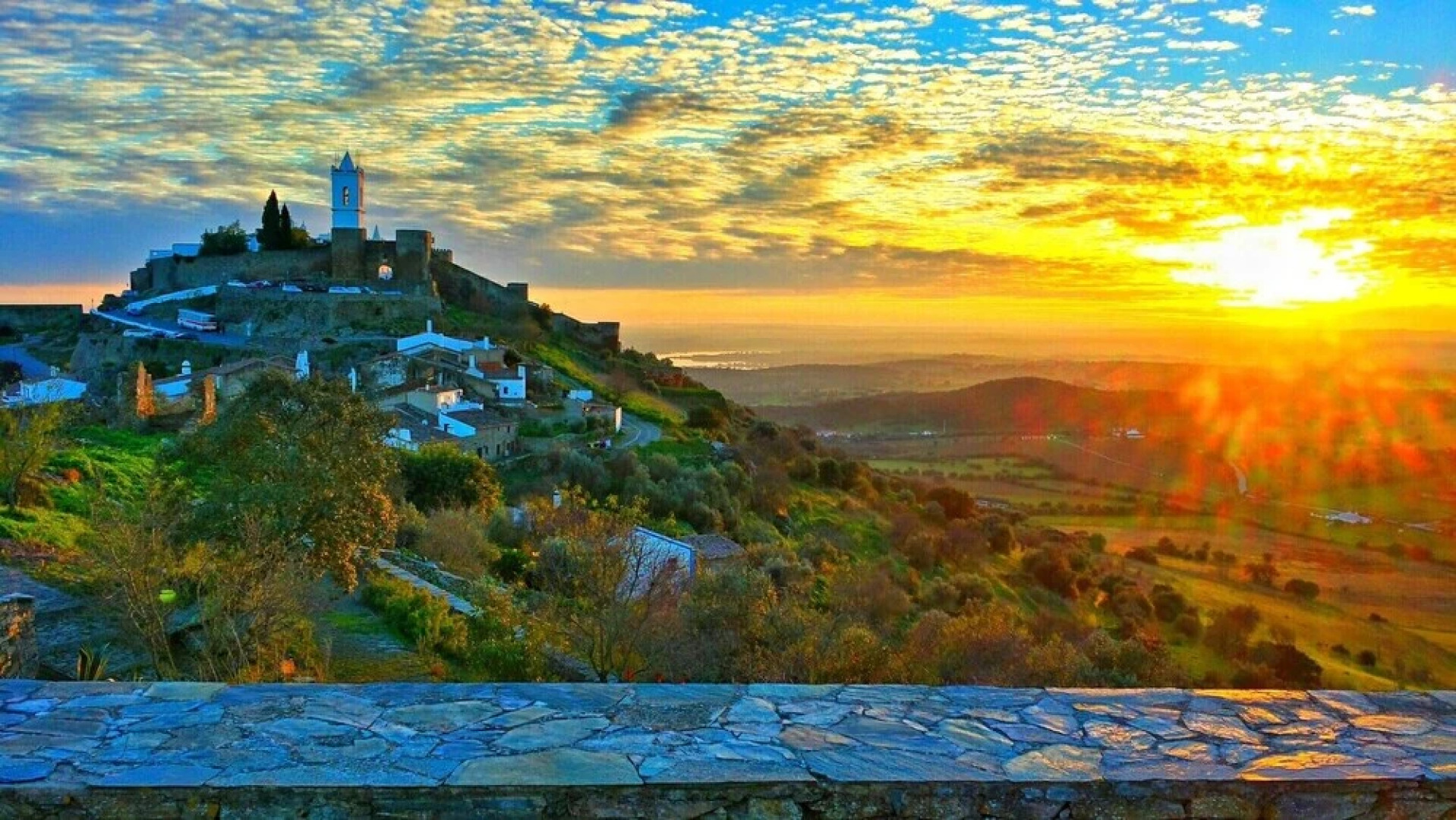 Lovely Bed House With one Room in Monsaraz Castle