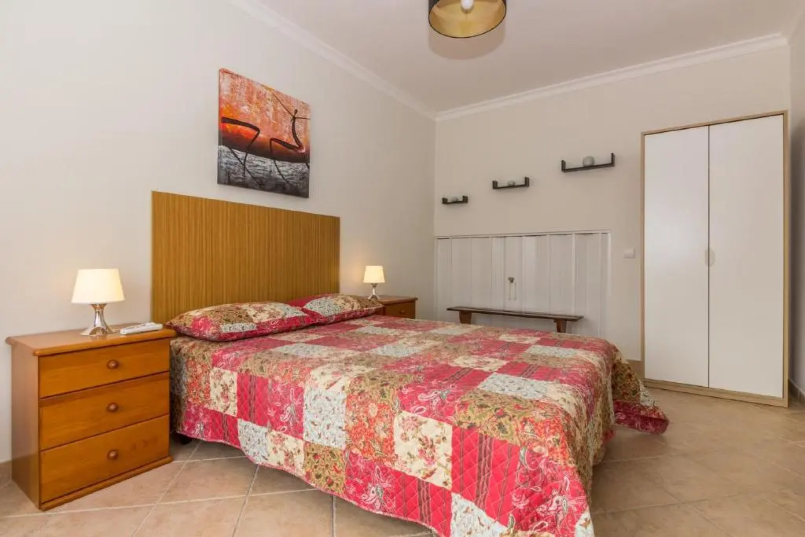 4 bedroom villa wi-fi and shared pool by ALGARVEMANTA