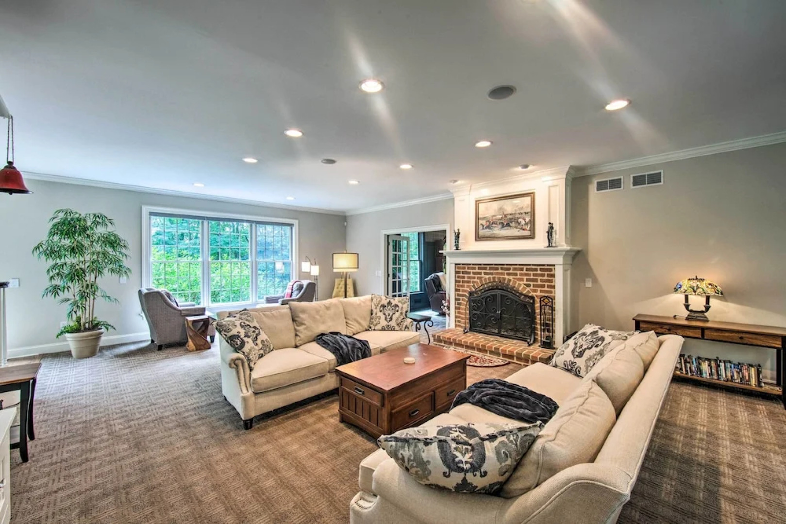 Extravagant Atglen Manor w/ Private 60-acre Land!