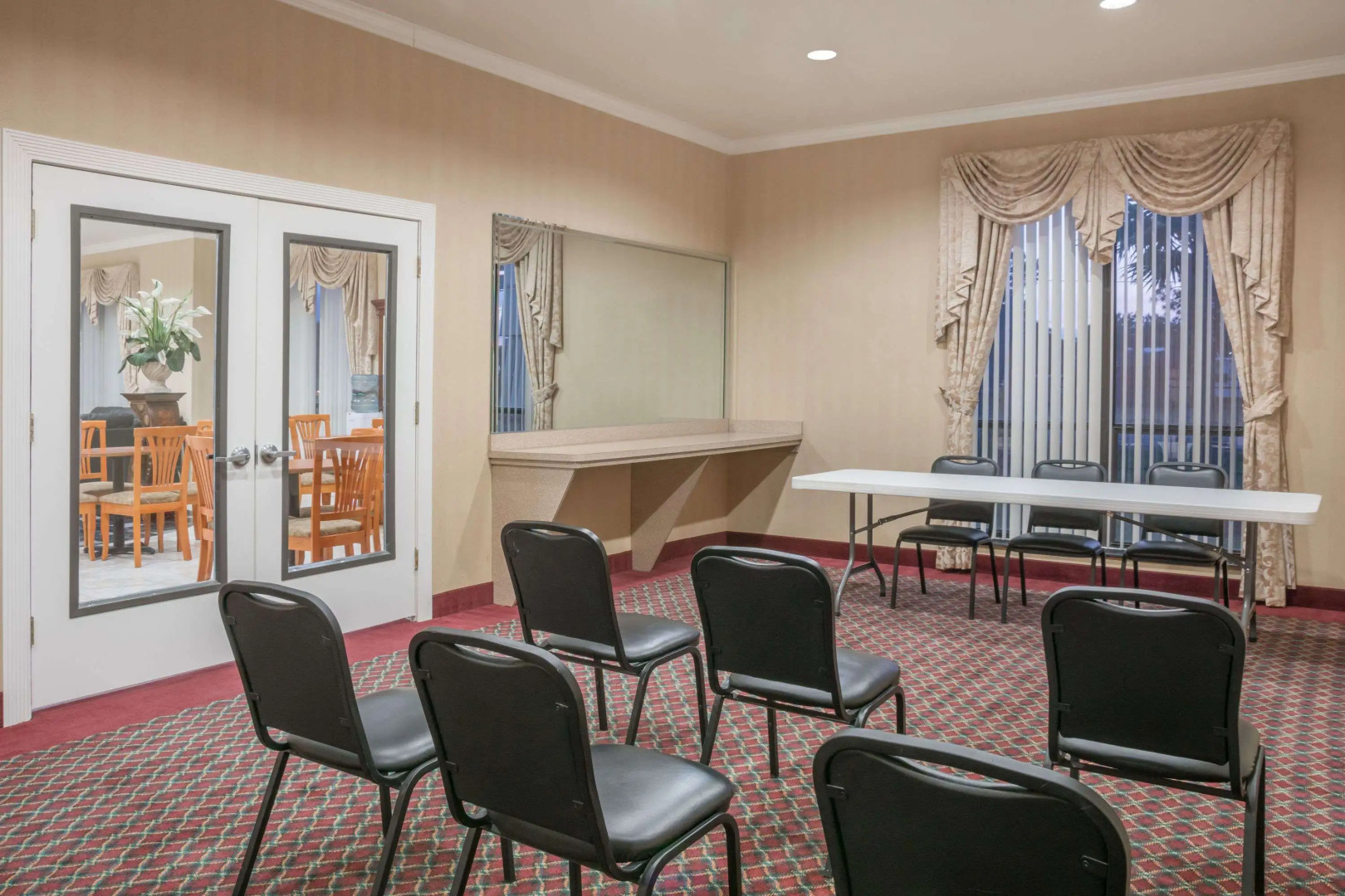 Super 8 by Wyndham Brookshire TX