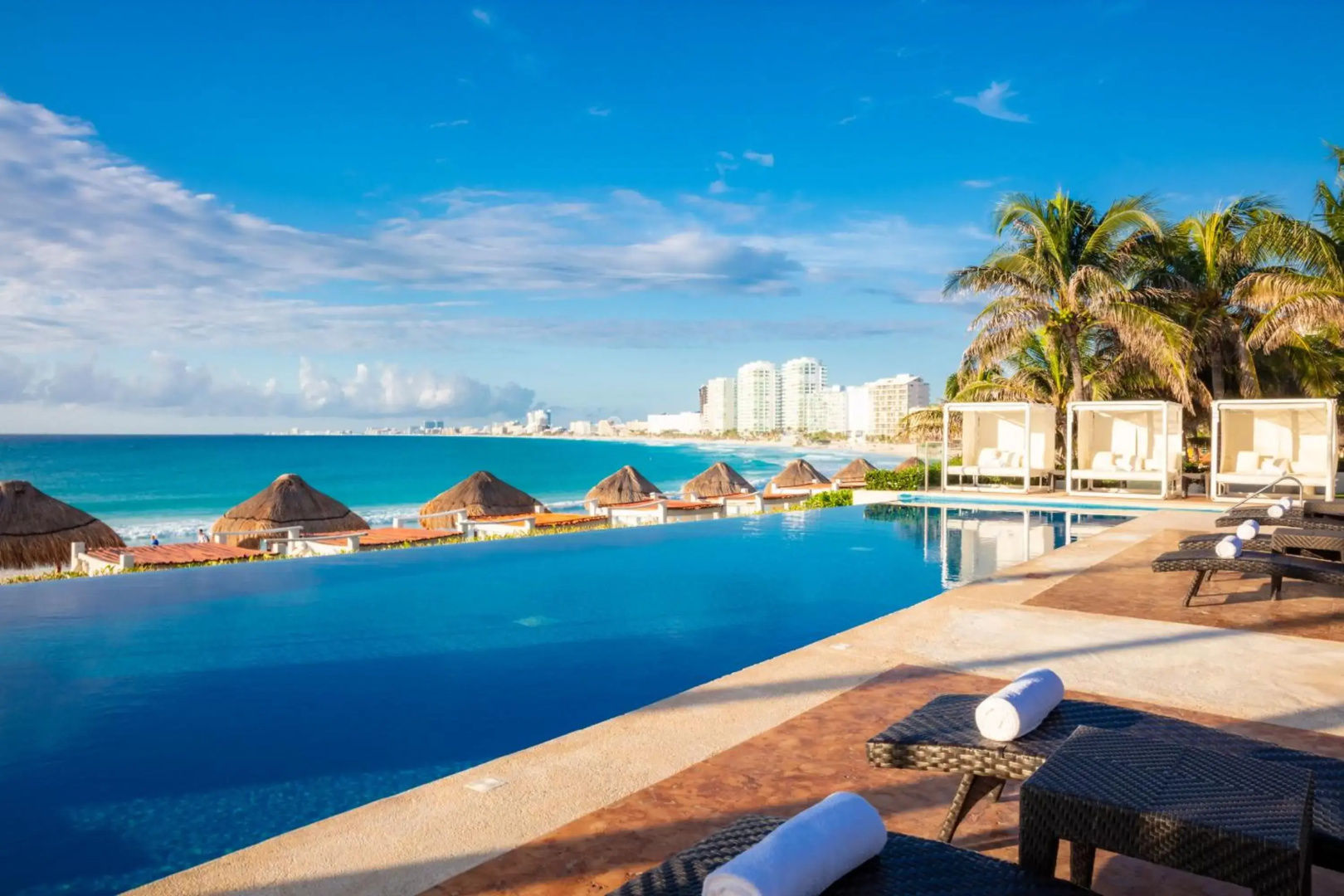 Krystal Grand Cancun