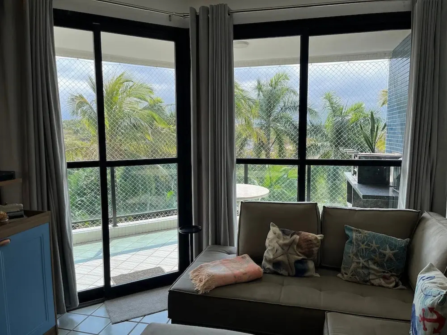 Riviera: M4 Giardino 44A, frente Praia, 4Dorms, 3Banh, 2Gar, Varanda Gourmet com Churrasqueira