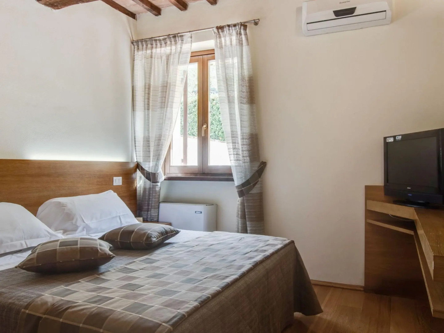 Family Escape With Pools and Sauna