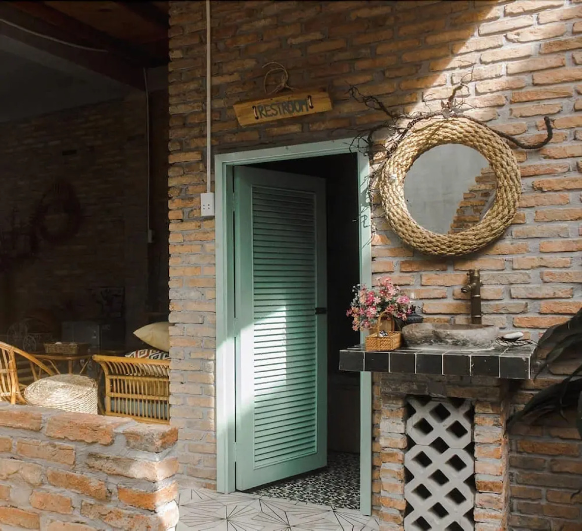 Nam Thi Holiday Home