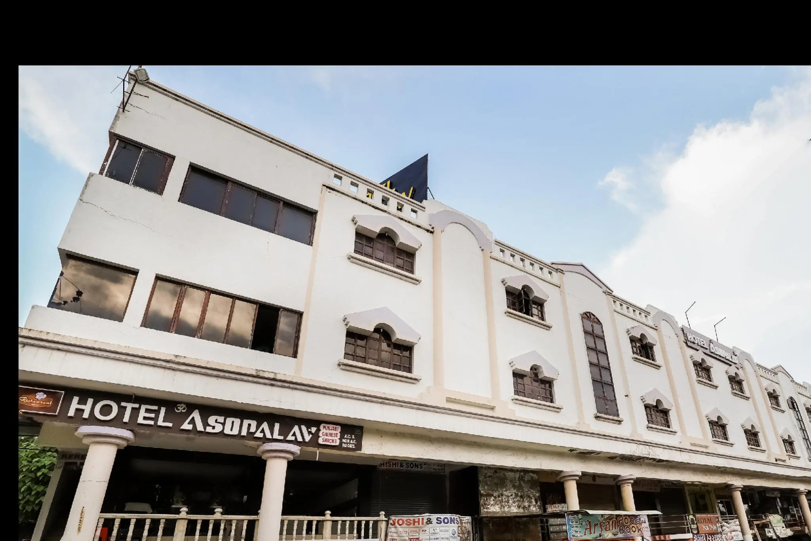 OYO 45122 Hotel Asopalav