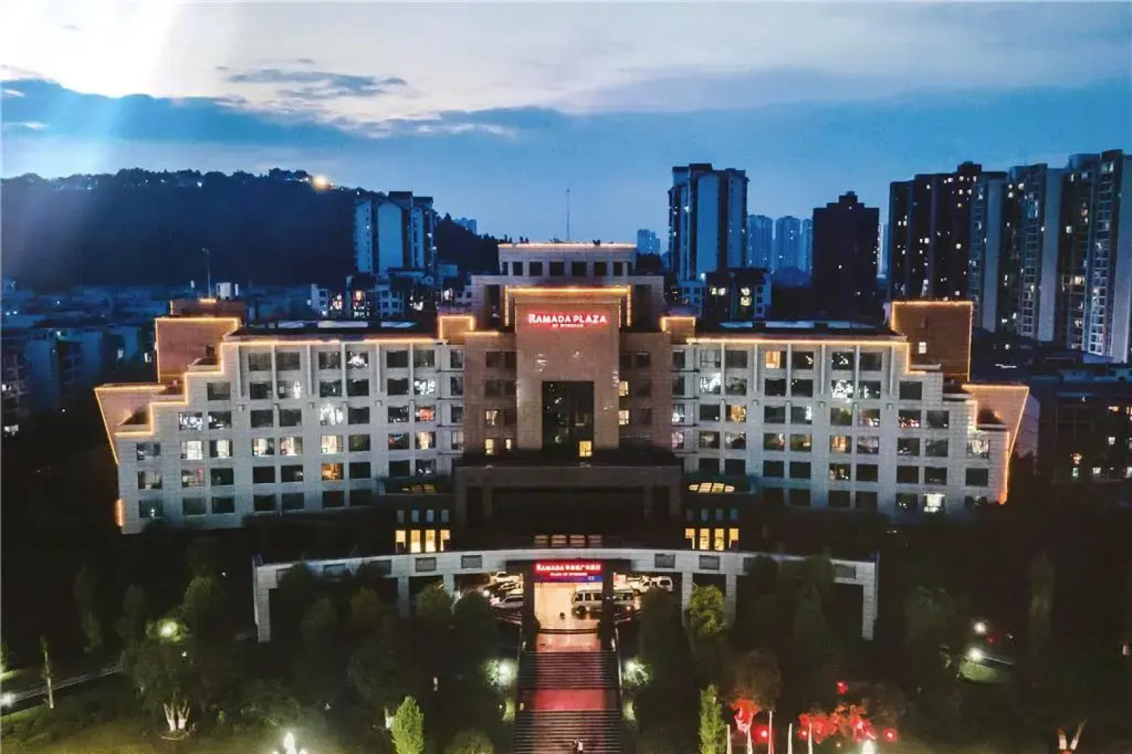 Ramada Plaza Chongqing West Hotel
