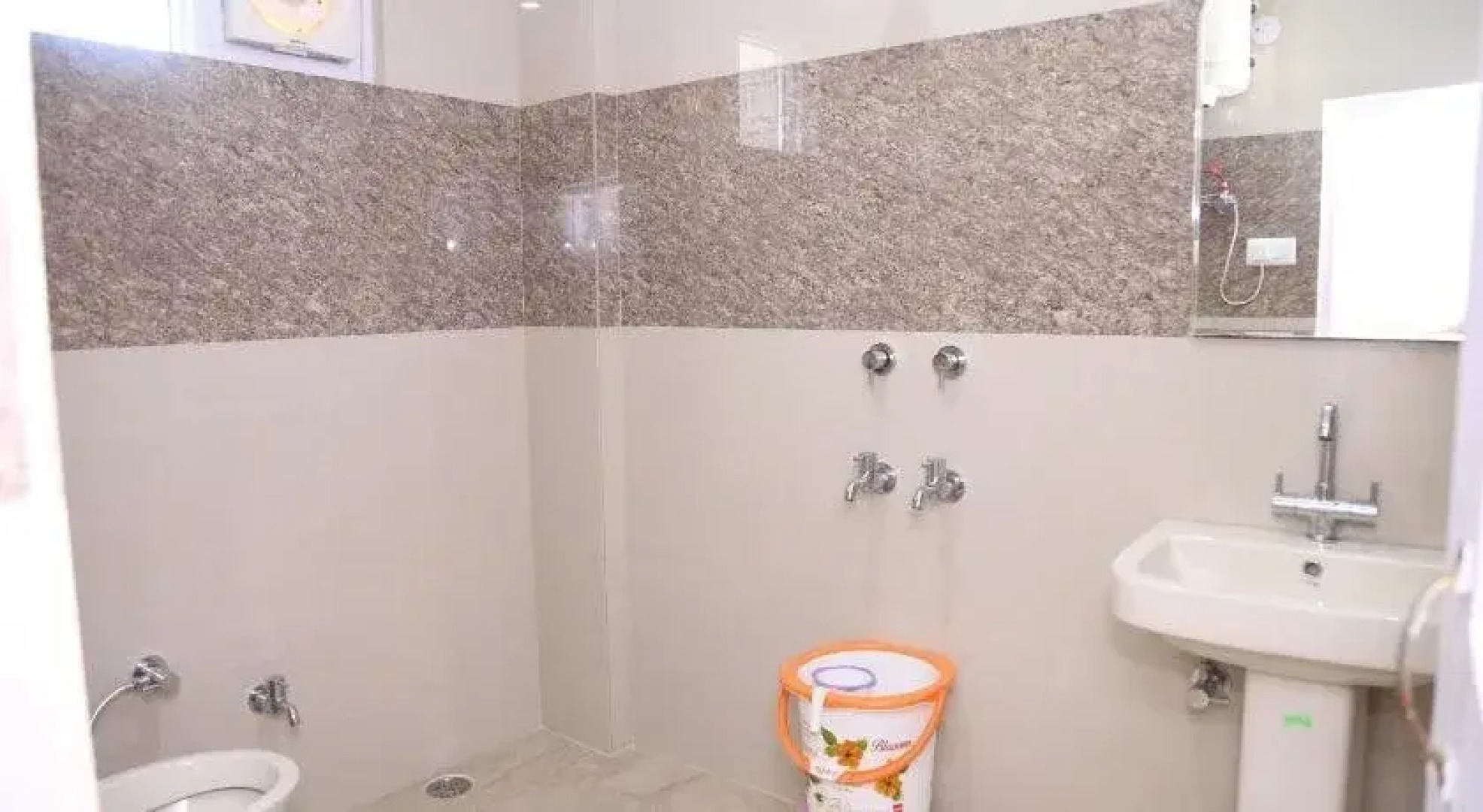 Hotel Highland Regency