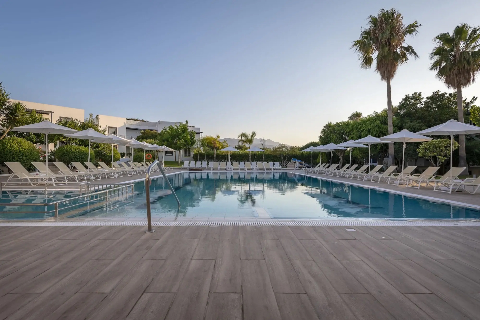 Alexandra Beach Hotel