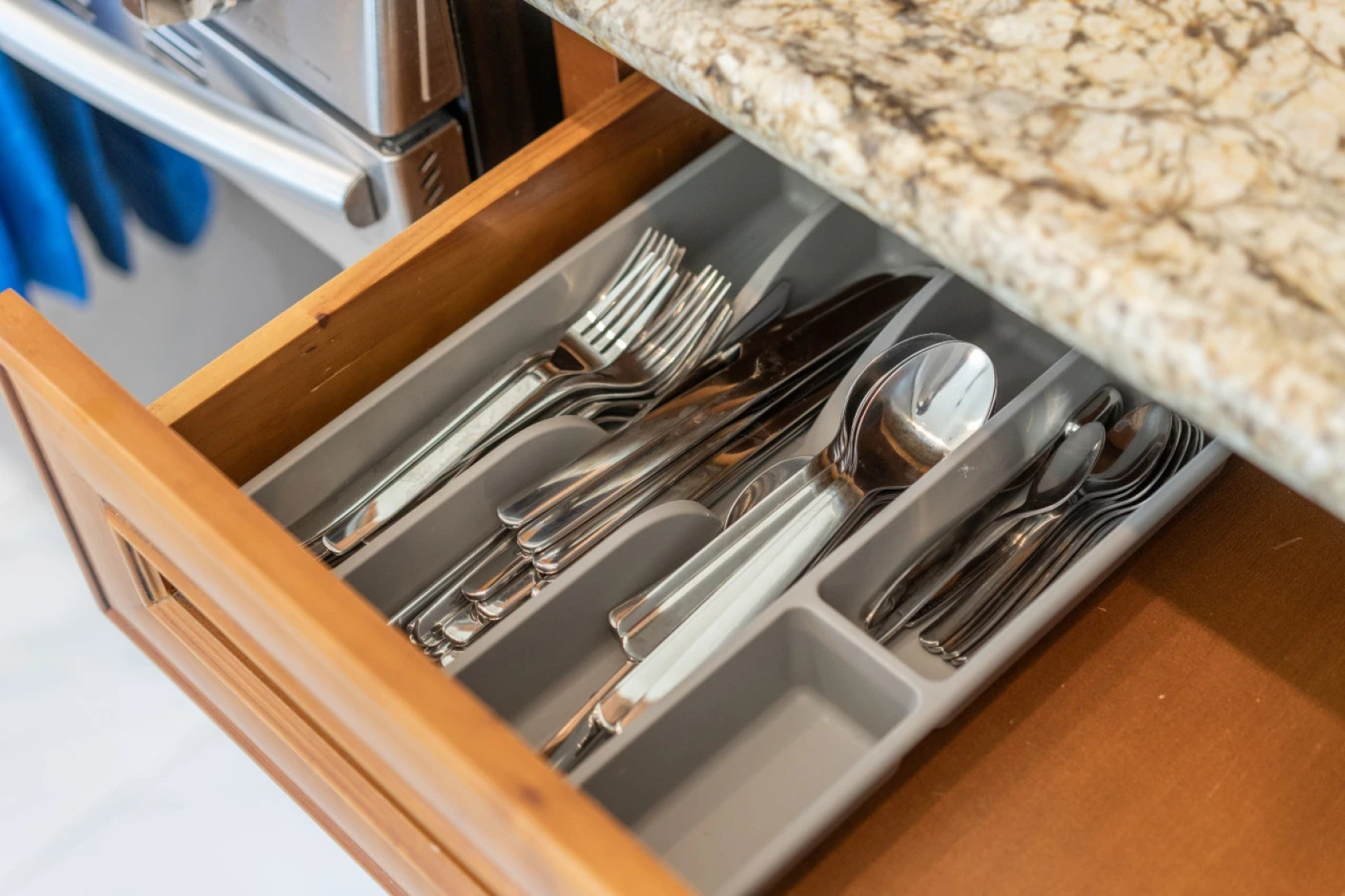 SPACIOUS 4-BEDROOM HOME WITH LARGE YARD AND GARAGE NEAR KNOTT'S BERRY FARM (p67)