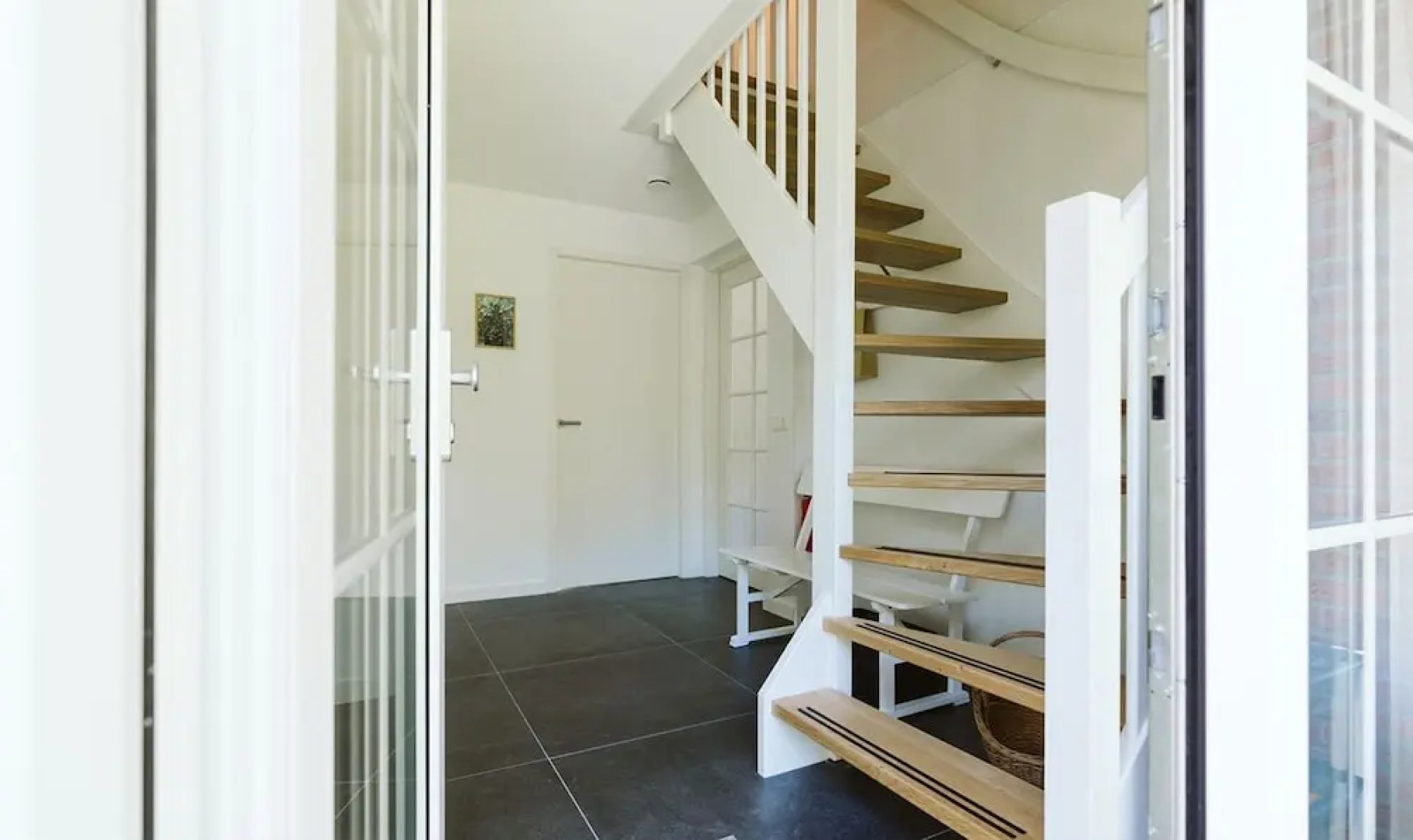 Luxurious 6-person Holiday Villa With a Forest Garden of 4000 m2