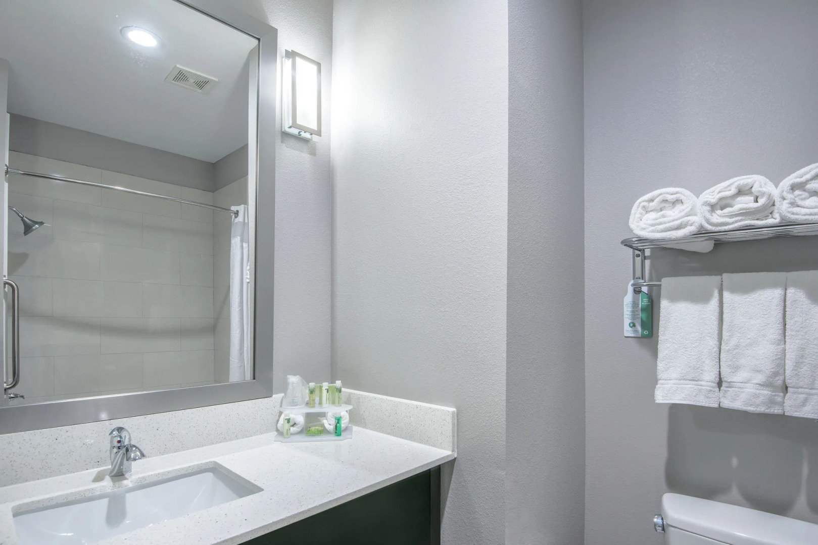 Holiday Inn Express & Suites Houston North - IAH Area by IHG