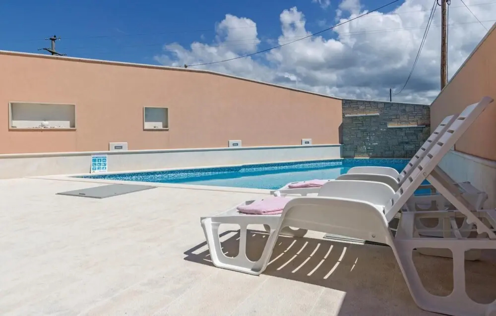 Awesome Home in Vodnjan With 4 Bedrooms, Outdoor Swimming Pool and Wifi