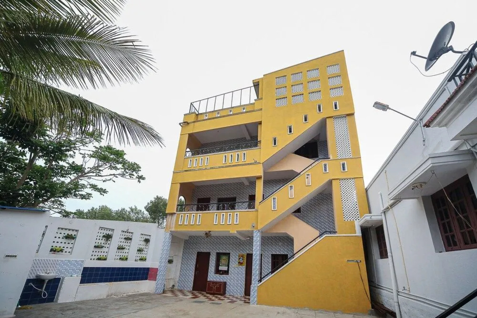 OYO 41072 Hill View Cottages