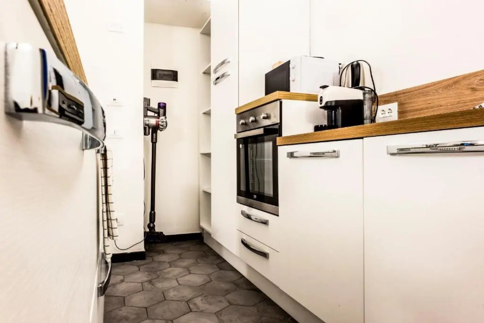 Archivolto del Teatro, 3