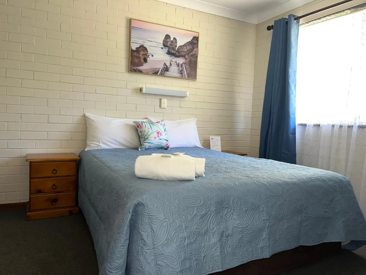 Emu Beach Chalets
