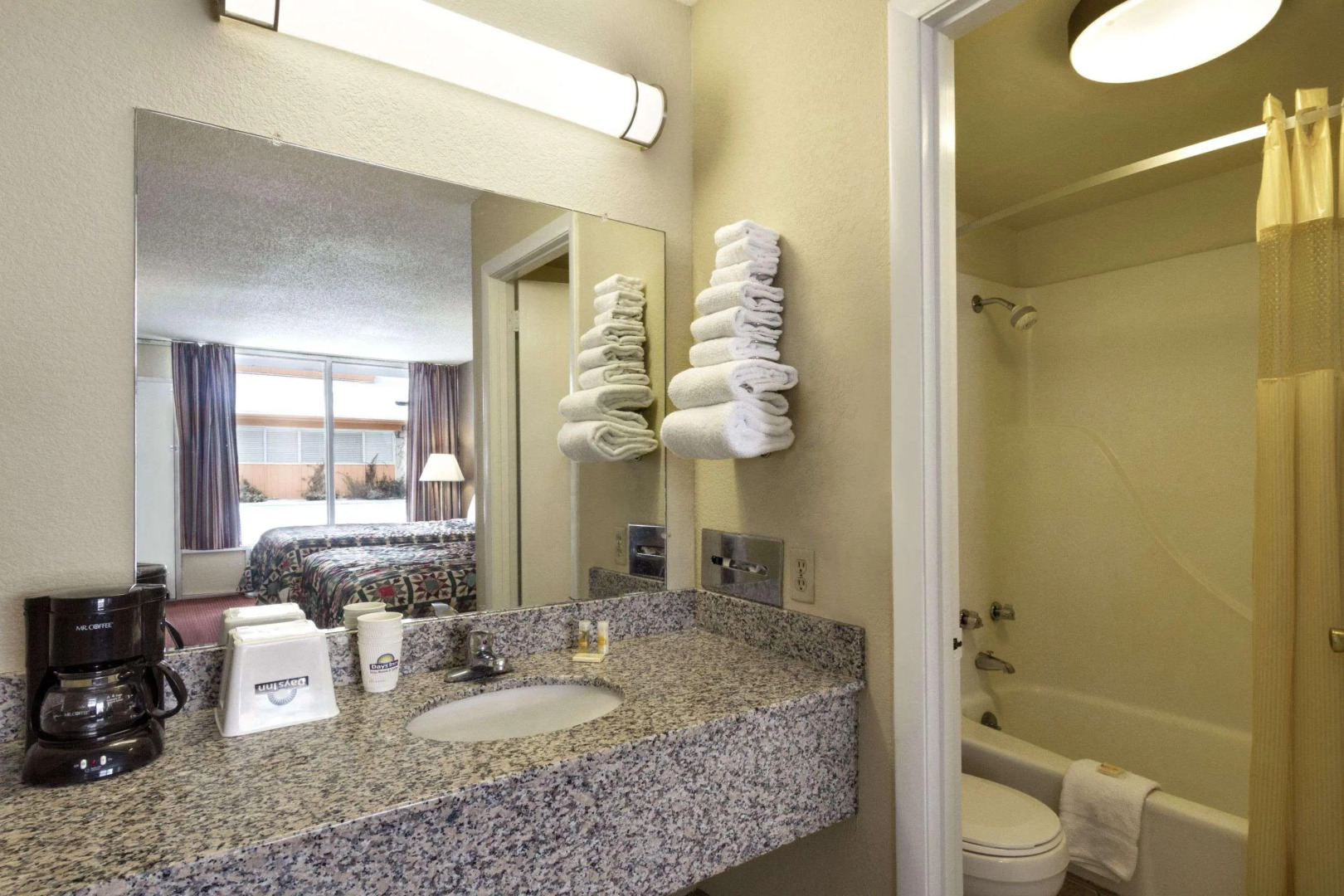 Days Inn White House