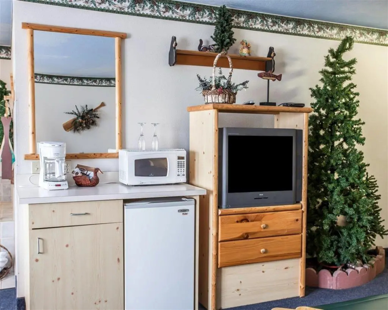 Rodeway Inn & Suites