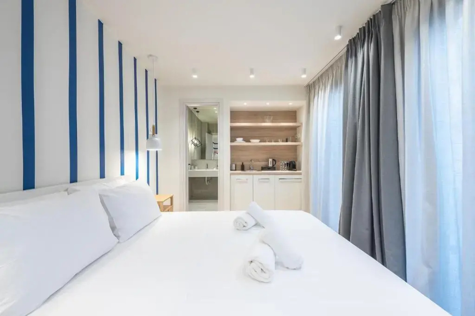 The Asprogeraka - self check-in rooms