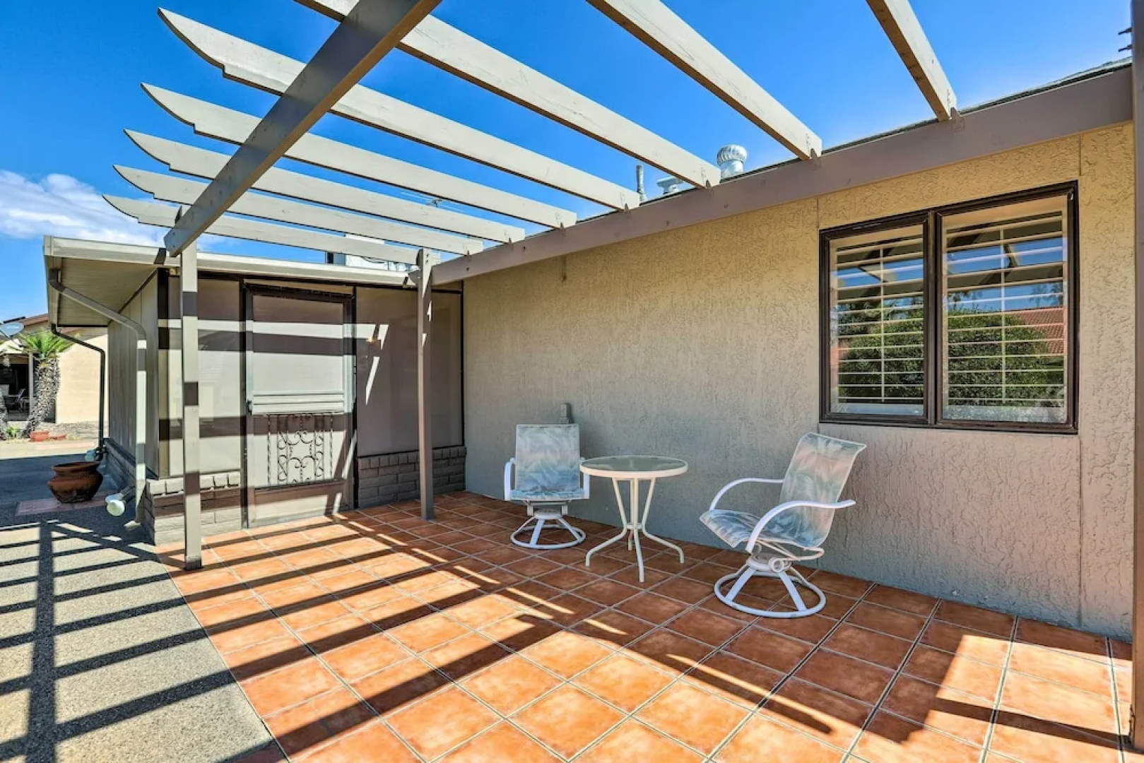 < 1 Mi to Golf: Home w/ Screened Porch in Sun City