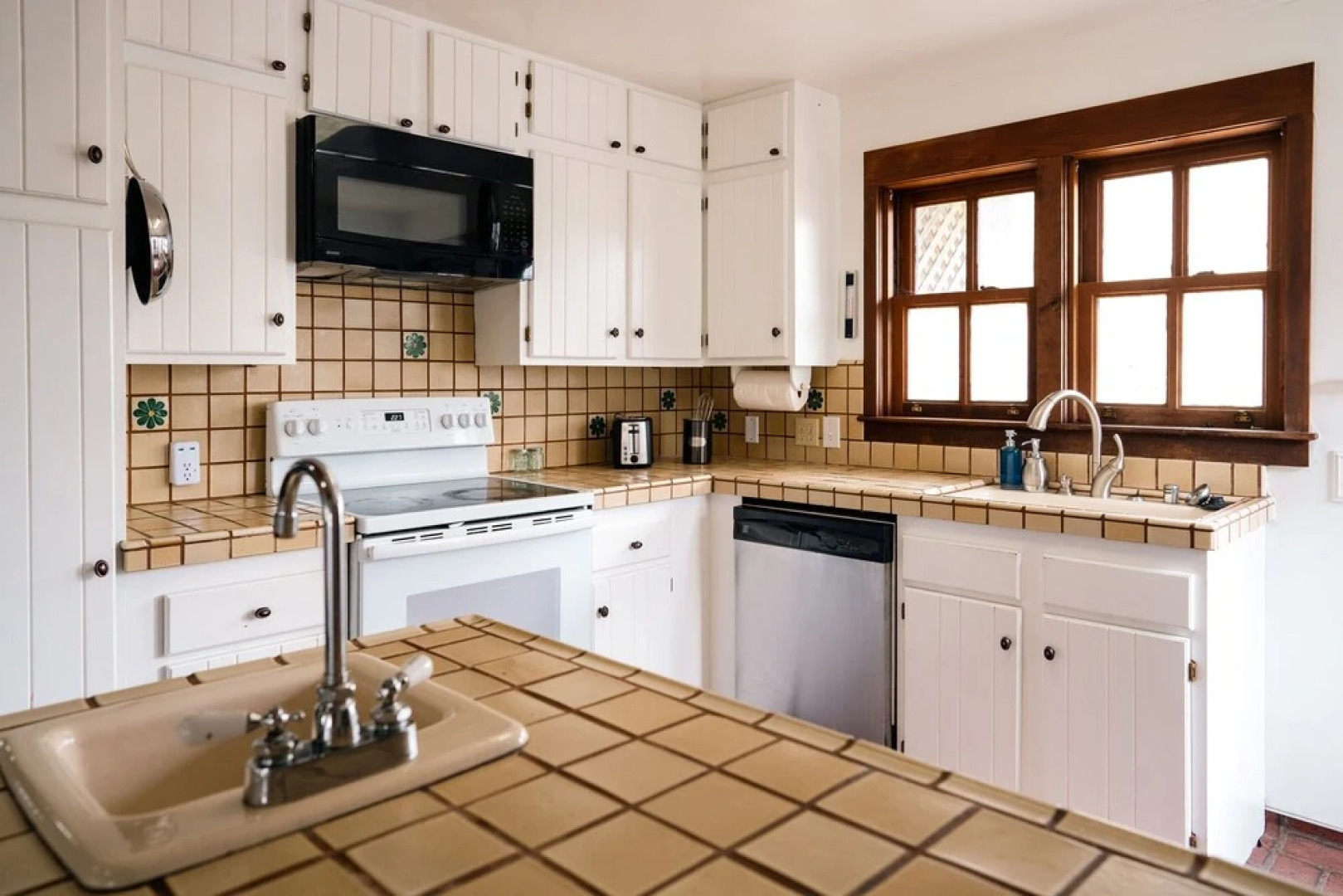 Headlands Inn Bed & Breakfast