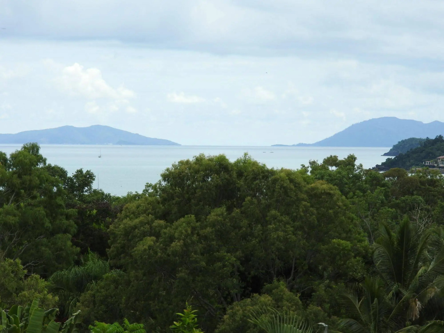Airlie Beach Myaura Bed & Breakfast