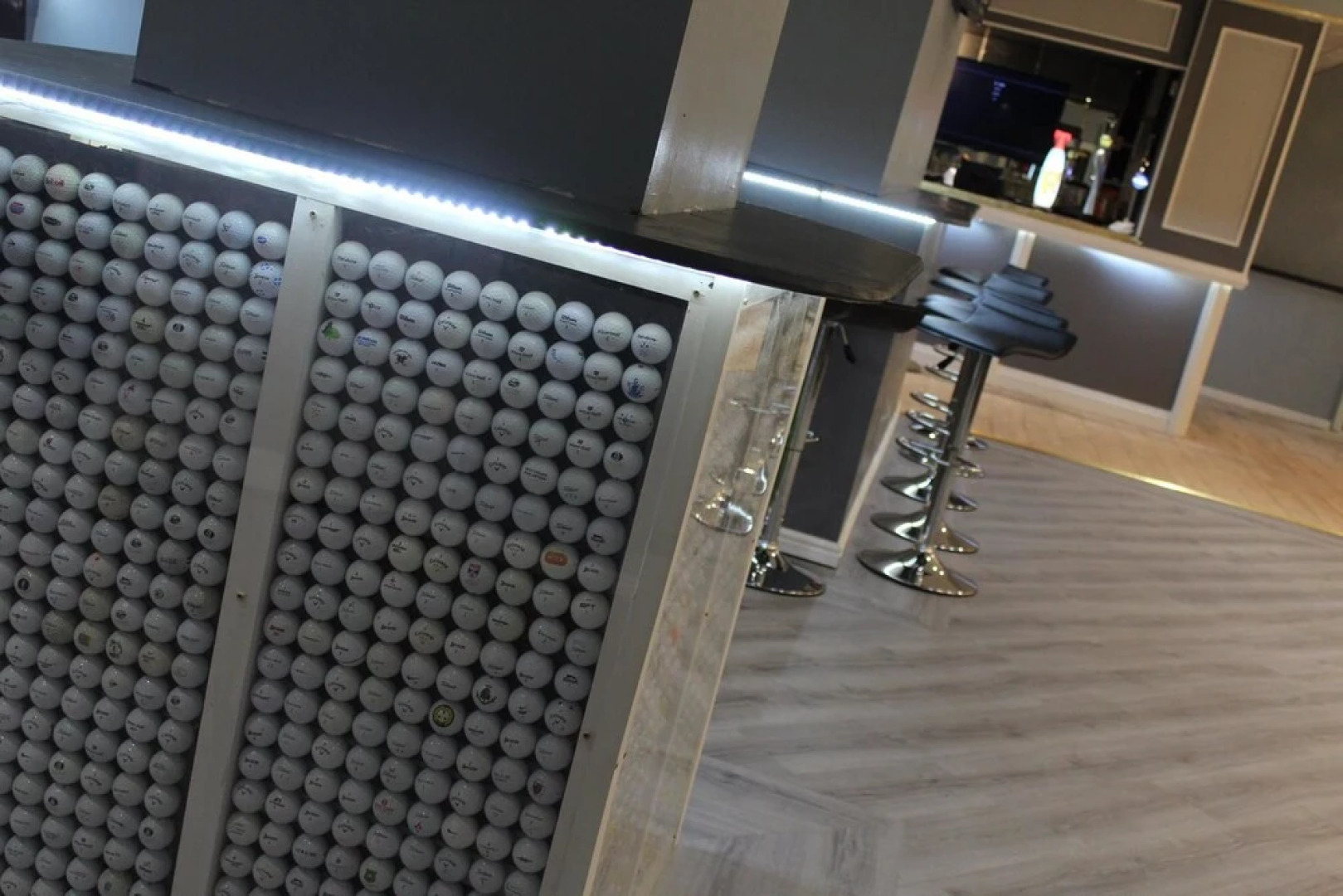 Marviks Sports Bar and Grill