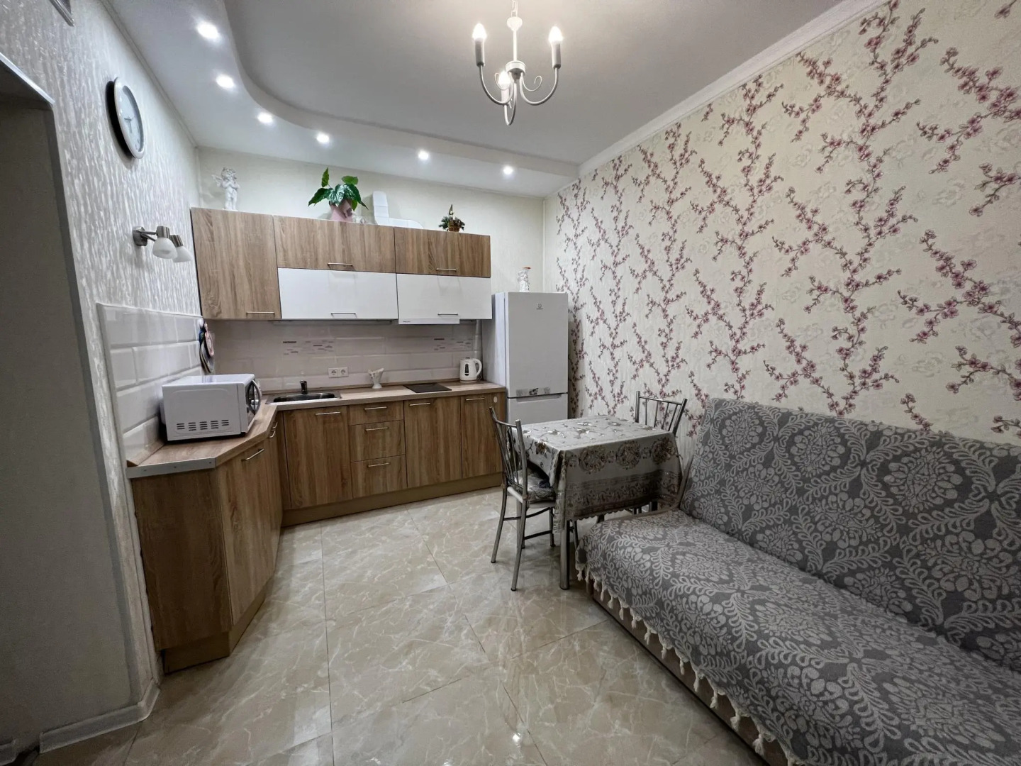 AlexHome (АлексХоум) на улице Алексея Короткова 1