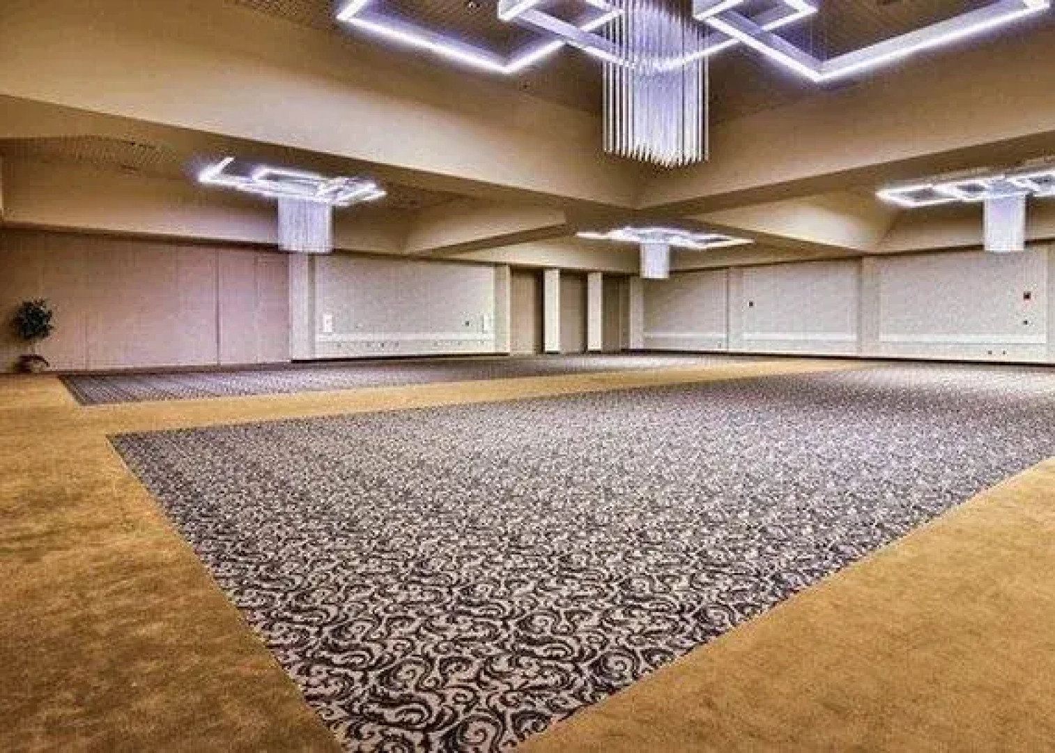 Rodeway Inn & Suites & Conference Center