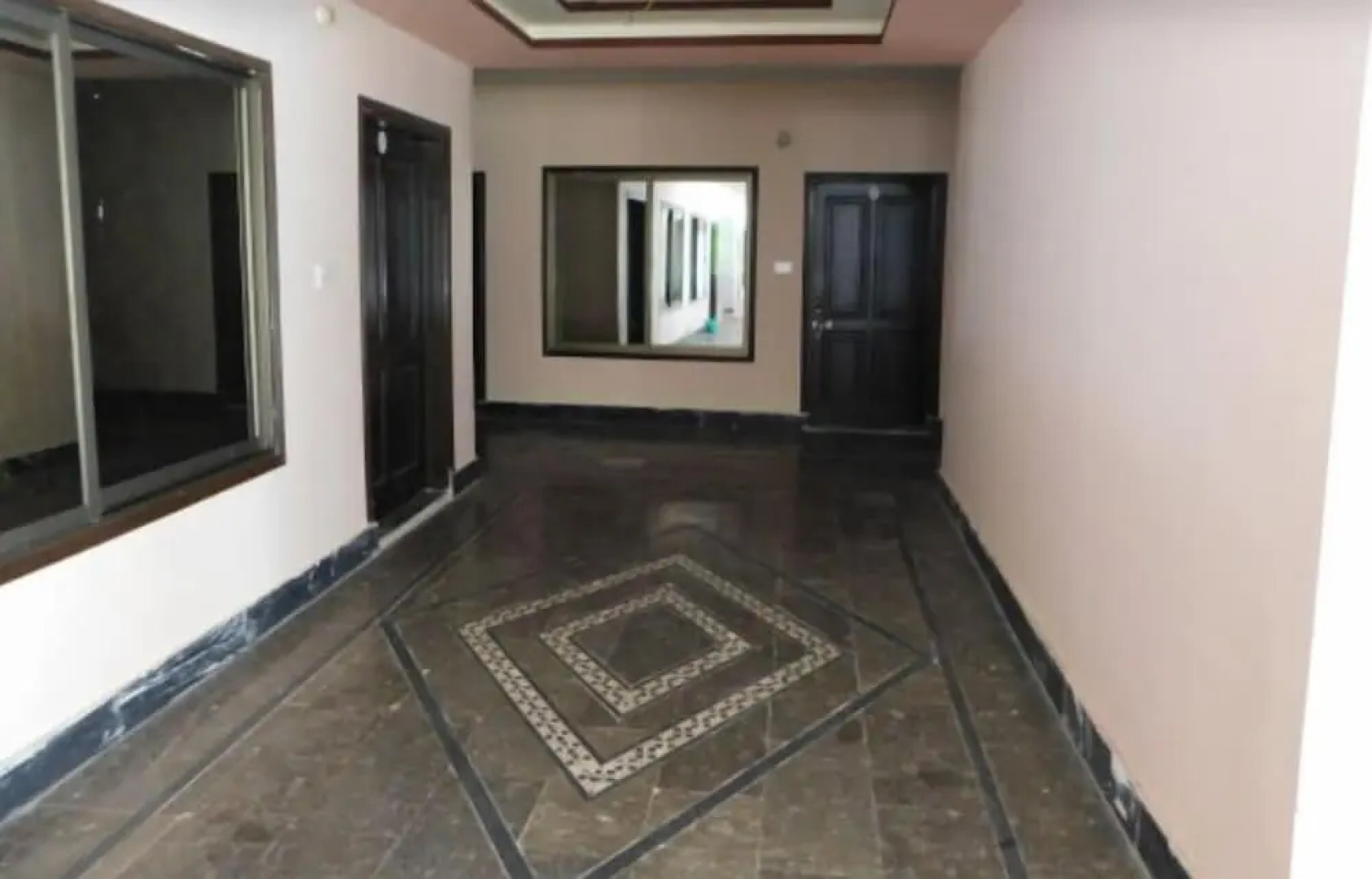 Hotel Pine Breeze And Restaurant