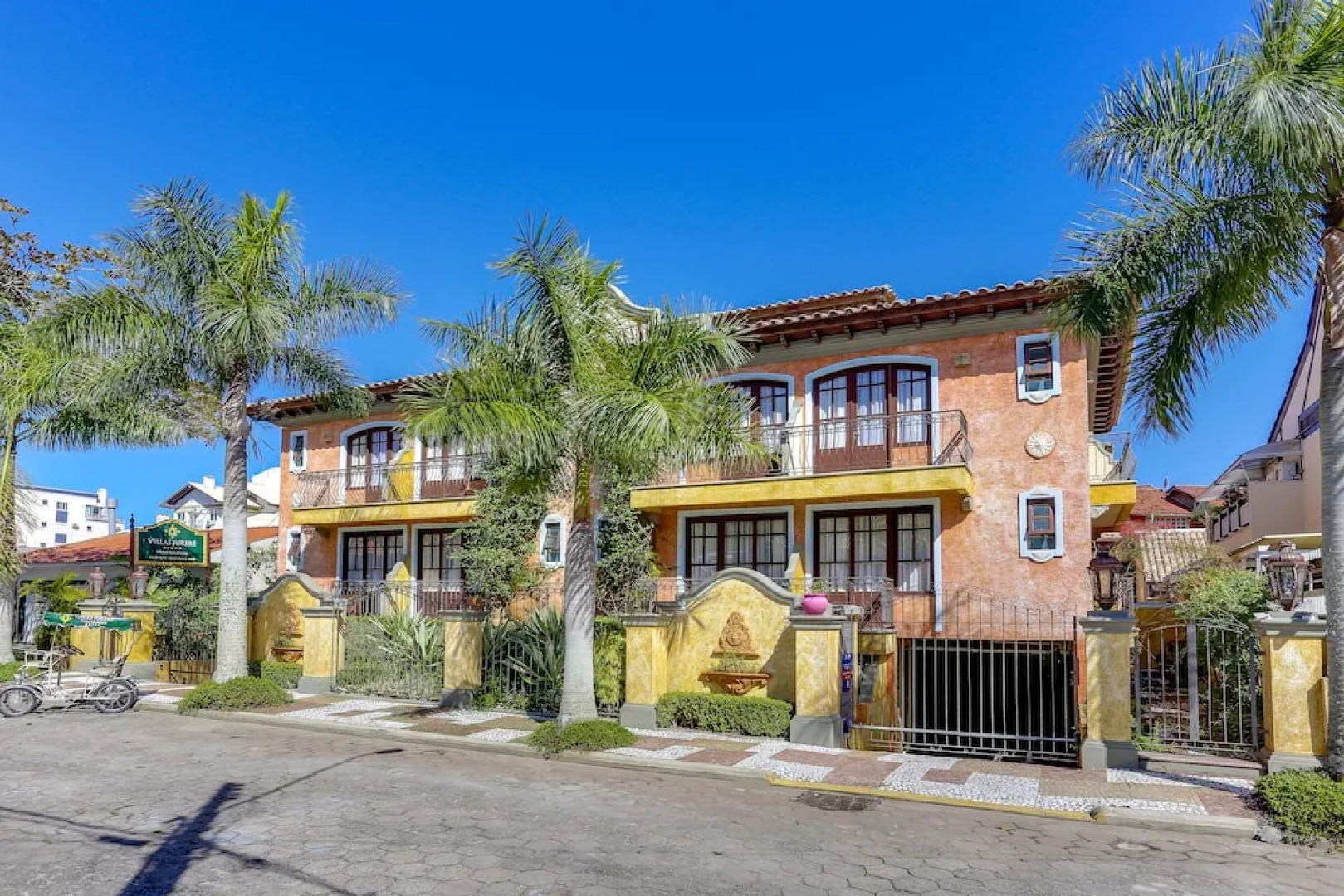 Villas Jurere Residences