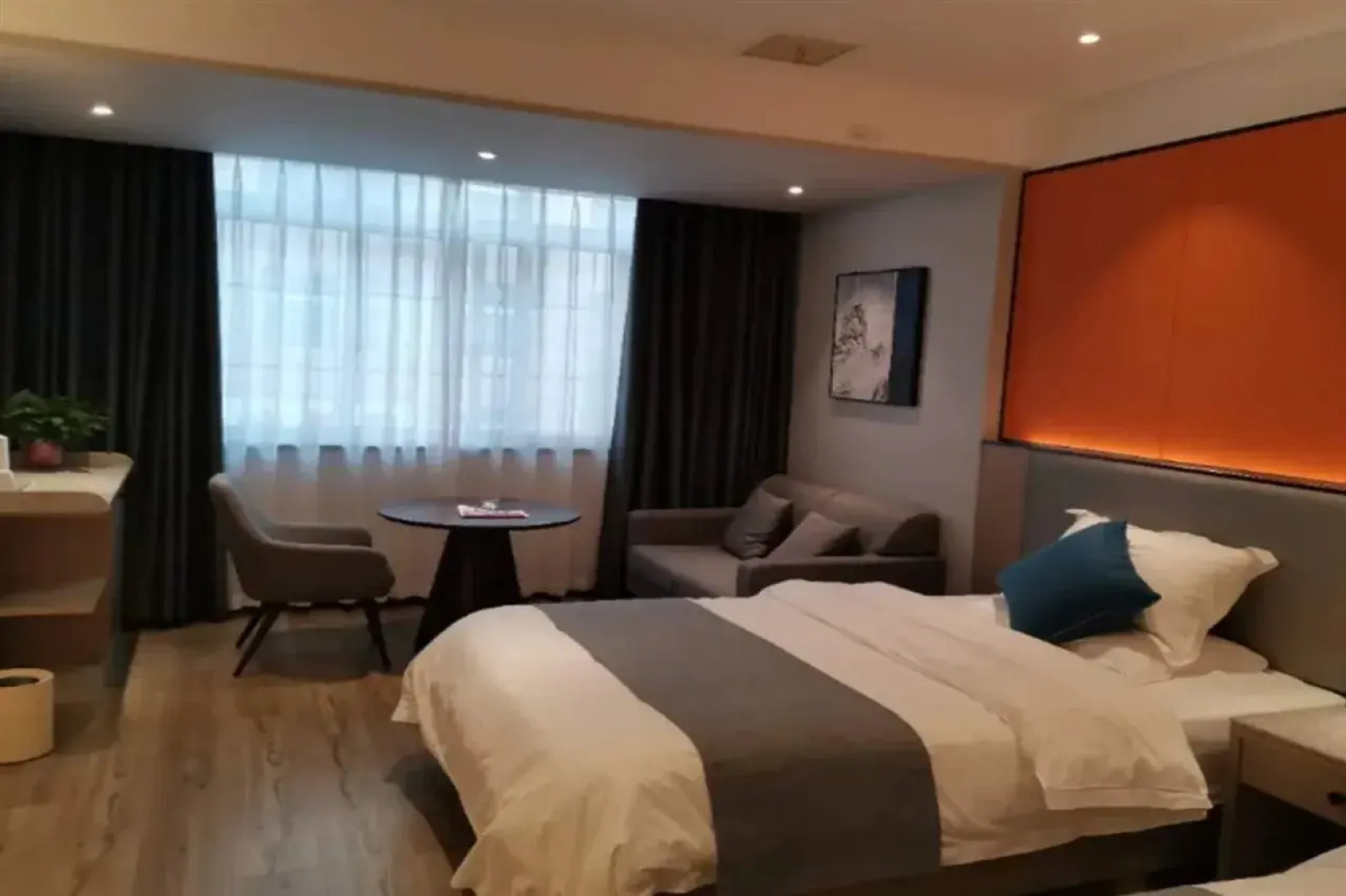 Fangyuan Business Hotel (Neixiang Nanyang)