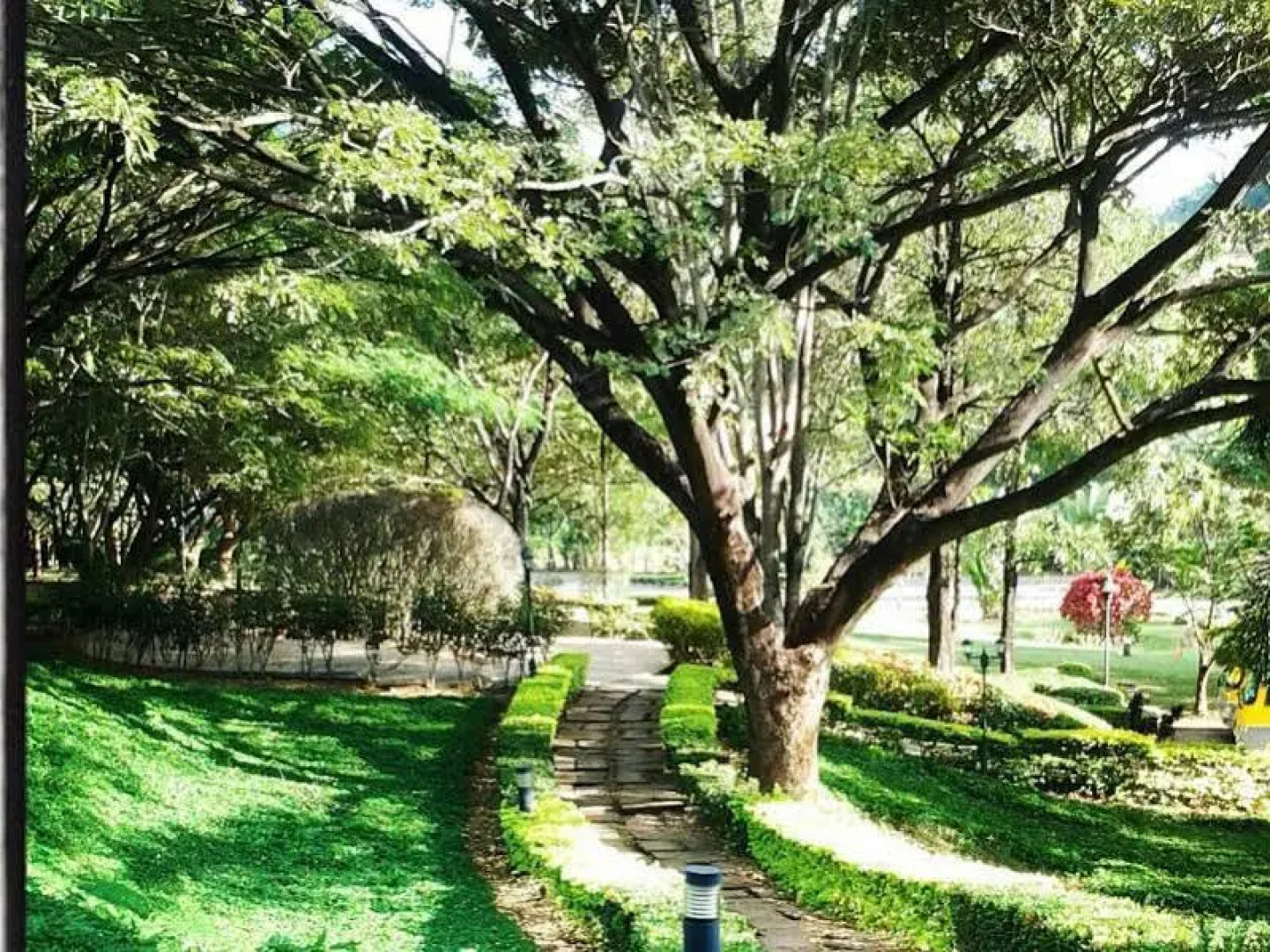 Sak Phu Duen Hotel & Resort