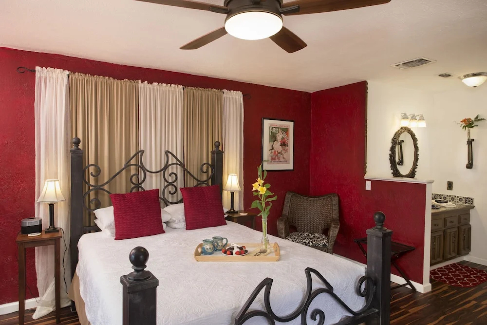 Lakehouse Bed and Breakfast