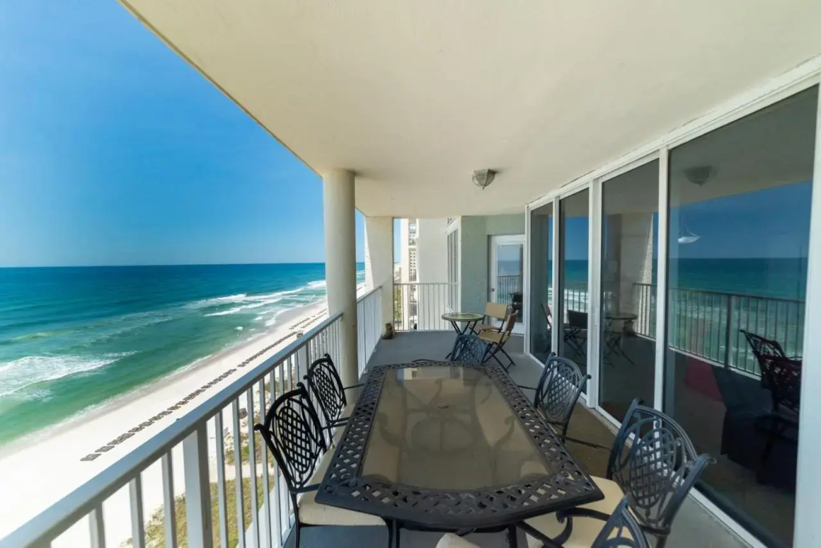 Long Beach T4-1004 'Emerald Retreat'